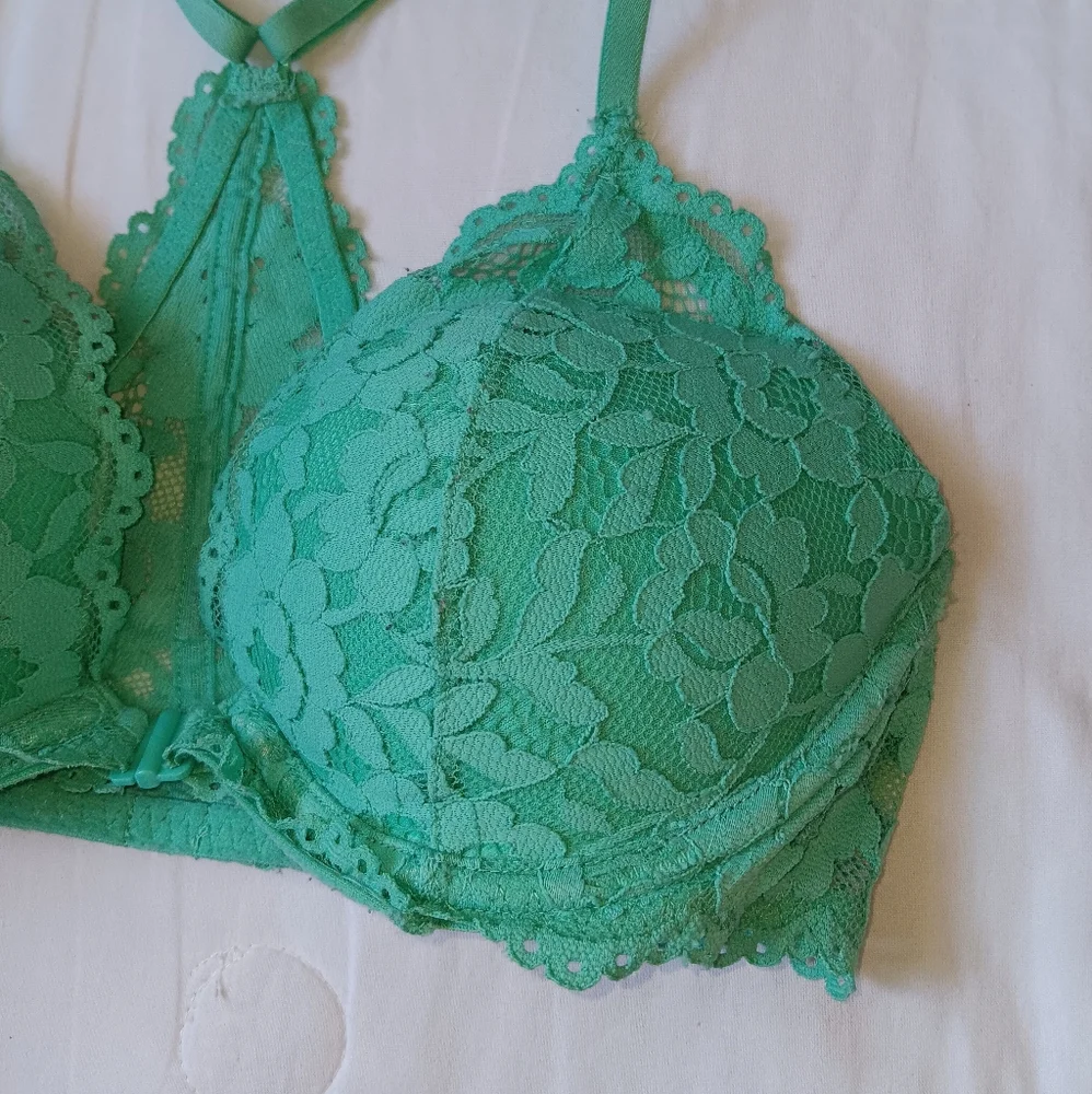 PINK Victoria's Secret Light Green Lace Date Racerback Push-up Bra. 32C - Picture 2 of 10